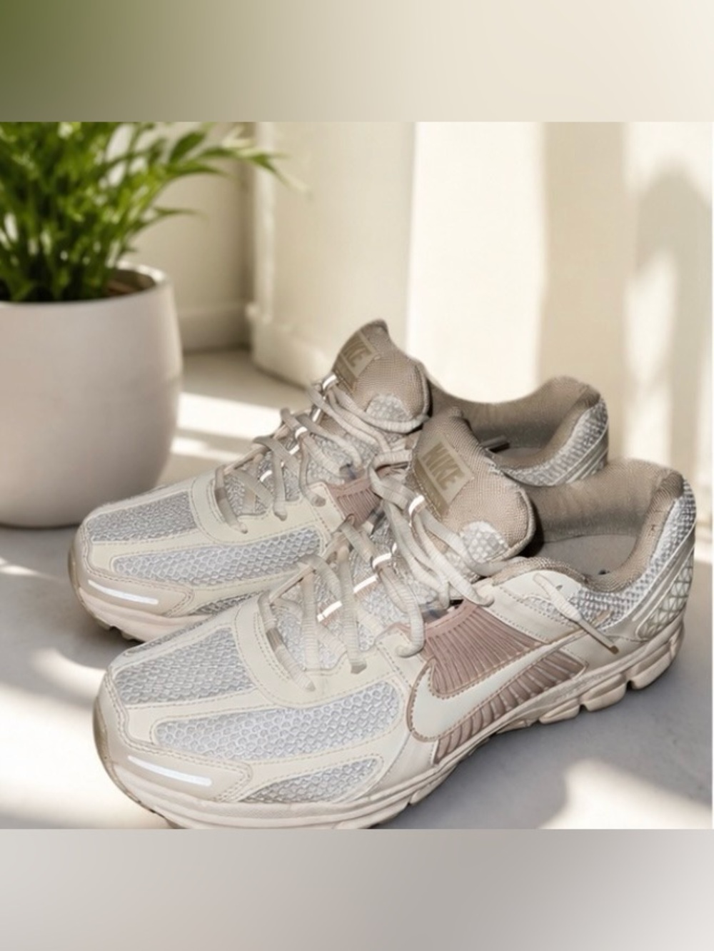 Nike Vomero 5 Women’s Size 13 / Men’s Size 11.5 (Preowned)